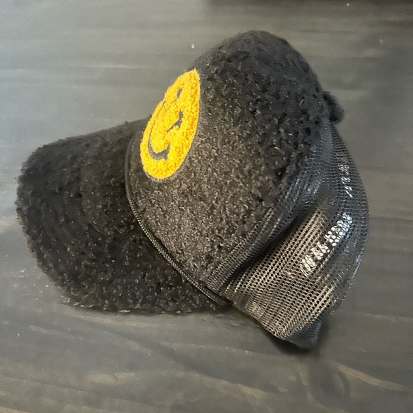 Brand new Happy Caps fur trucker hat - Picture 3 of 4